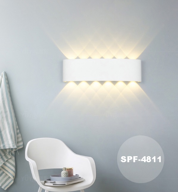 Светильник настенный SAPFIR SPF-4811 WHITE/БЕЛЫЙ ` D320*80/H45/1/LED/12W/4000K IP65 TWIN 22-07 (1/3